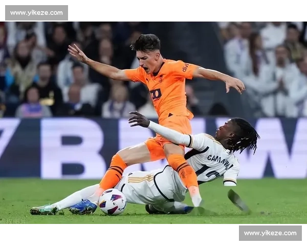 瓦伦西亚敲定丹朱马!荷兰边锋点头同意回归西甲 瓦伦西亚敲定丹朱马!荷兰边锋点头同意回归西甲