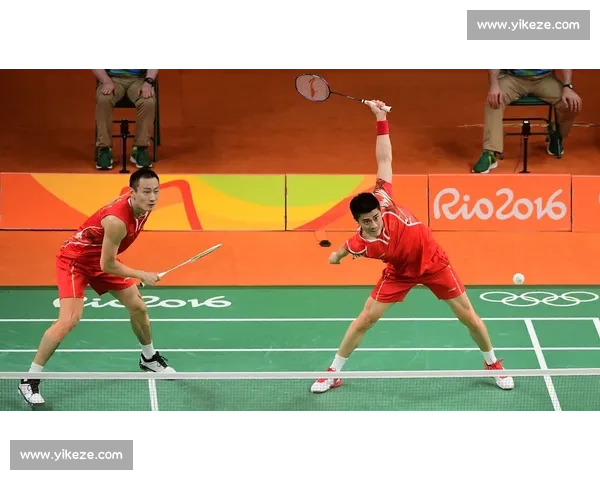 巅峰对决精彩瞬间羽毛球男双赛场速度与默契的完美融合